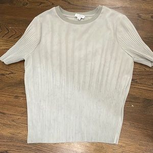 Light tie dye pleated shirt